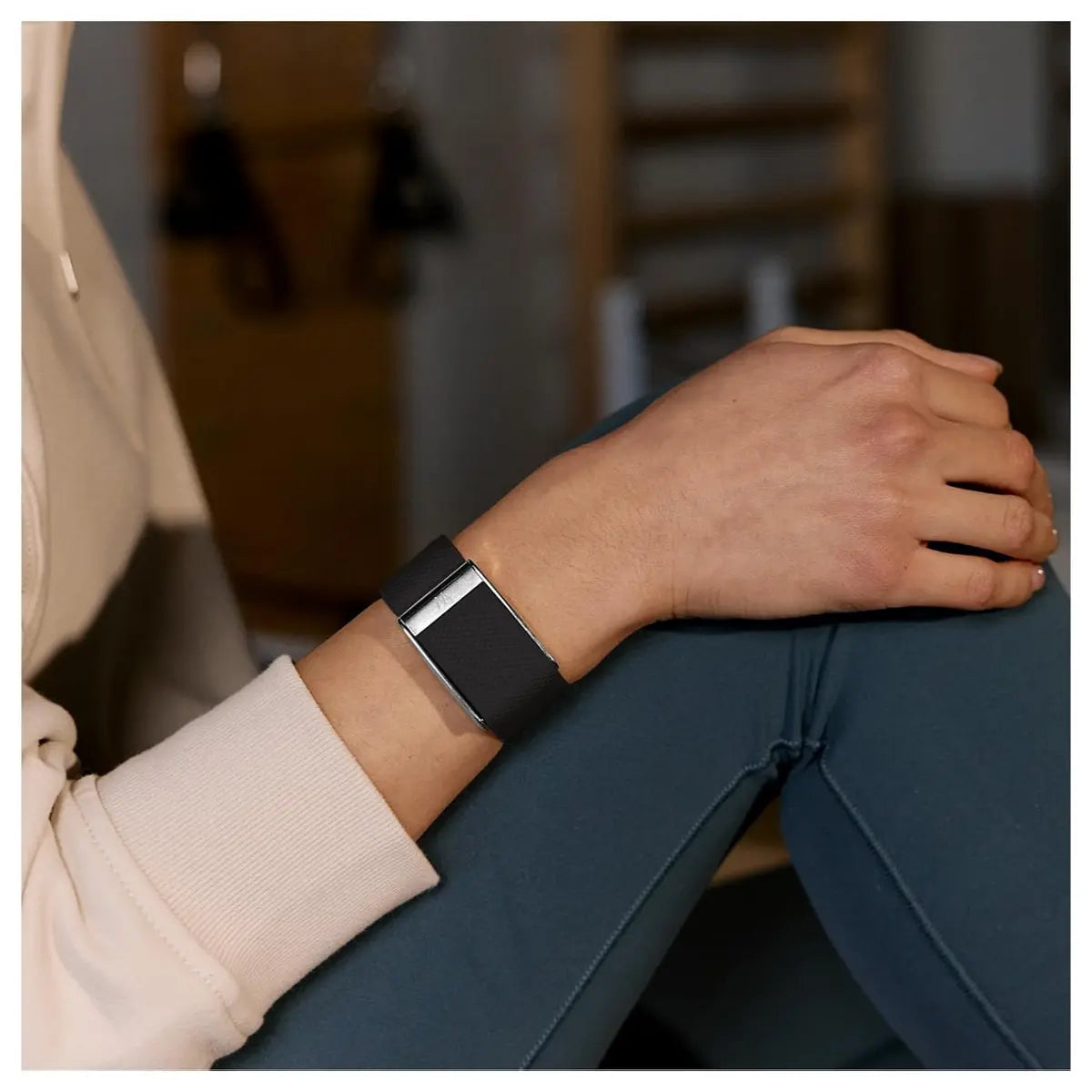 WHOOP LIFE 5.0/MG Activity Tracker, 12 Month Membership, 24/7 Activity and Sleep Tracker, Personalized Coaching, 14+ Days Battery Life