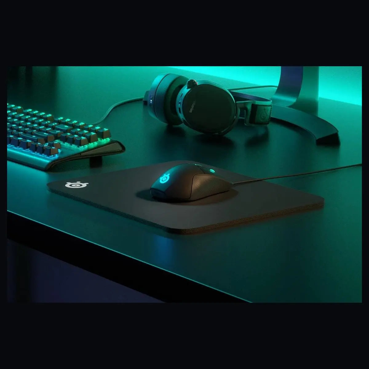 SteelSeries QcK Heavy Cloth Gaming Mouse Pad, Micro-Woven Surface, Extra Thick Non-Slip Rubber Base, Optimized for Low and High DPI Tracking, Size M 320x270x6mm, Black 63836