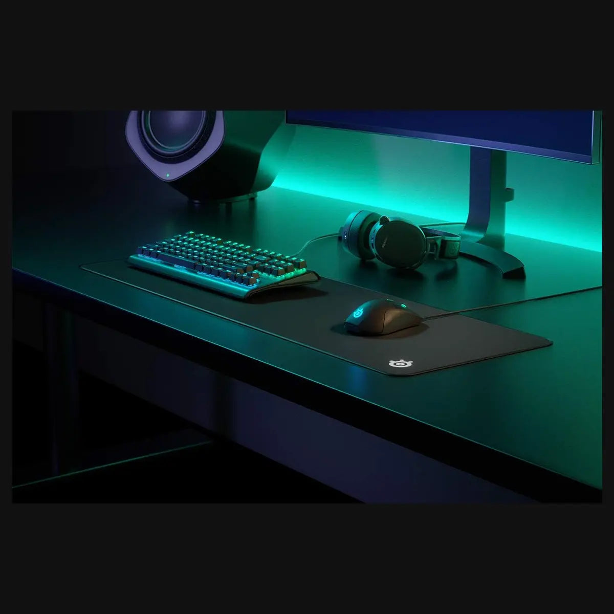 SteelSeries QcK EDGE Gaming Surface, XL Stitched Edge Cloth, Micro Woven Surface, Optimized for Optical and Laser Sensors, 900mm x 300mm x 2mm, Classic Black 63824