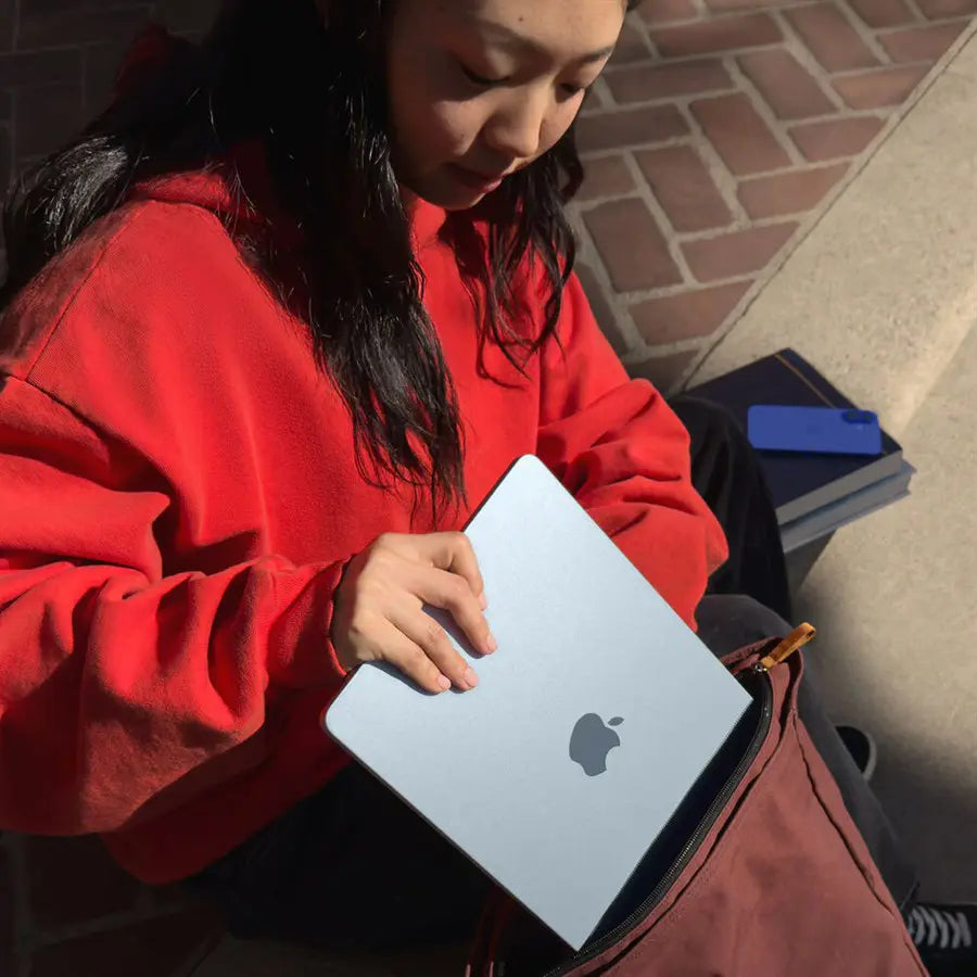 Apple MacBook Air 13' | M4 10-Core Chip | 16GB RAM | 256GB SSD | 8-Core GPU | 13.6' Liquid Retina | Sky Blue | MC6T4